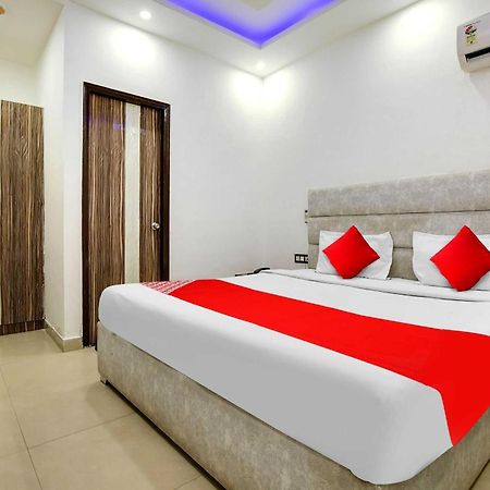 Hotel O Av Continental Zirakpur Dış mekan fotoğraf