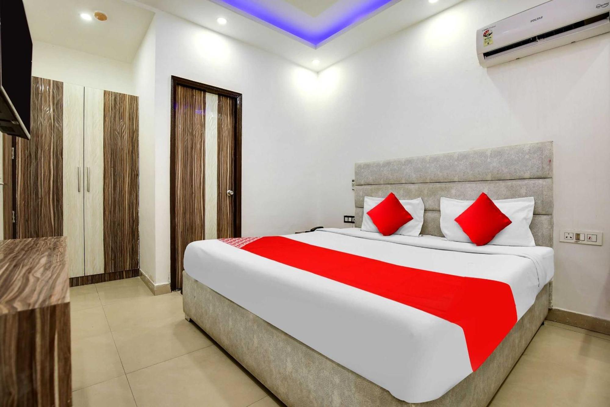 Hotel O Av Continental Zirakpur Dış mekan fotoğraf