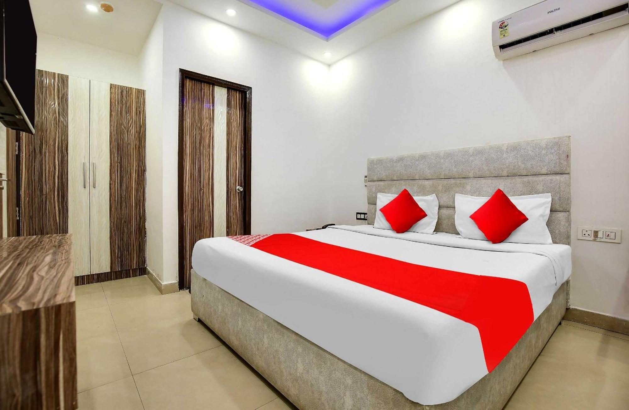 Hotel O Av Continental Zirakpur Dış mekan fotoğraf