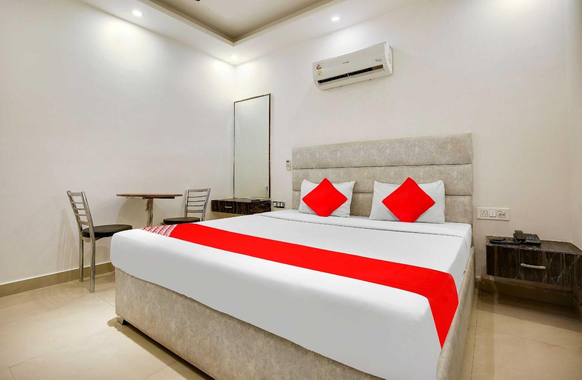 Hotel O Av Continental Zirakpur Dış mekan fotoğraf