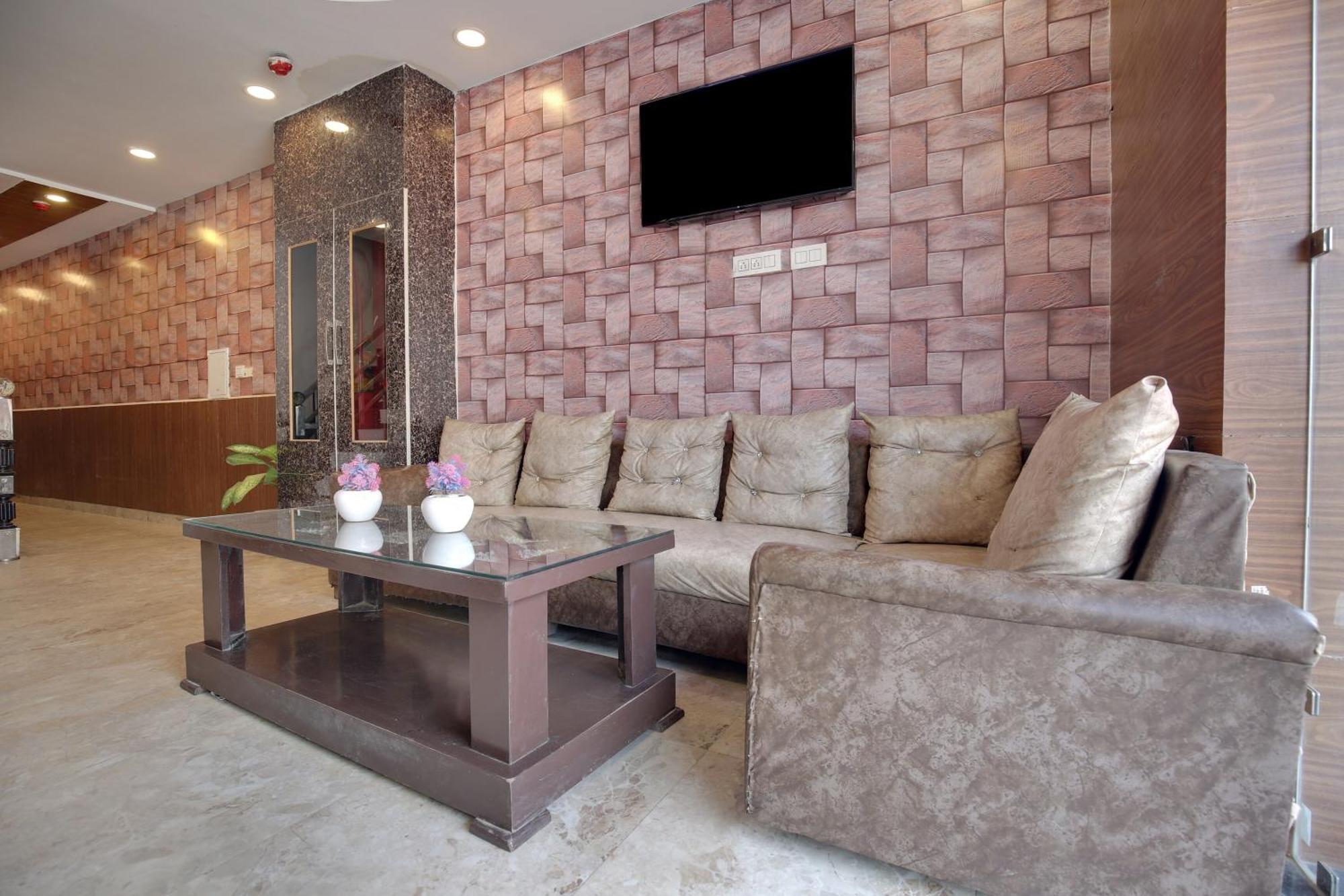Hotel O Av Continental Zirakpur Dış mekan fotoğraf